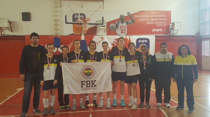 İstanbul Basketbol Genç B Kızlar İl Şampiyonasında okul takımımız İstanbul 2.si oldu.