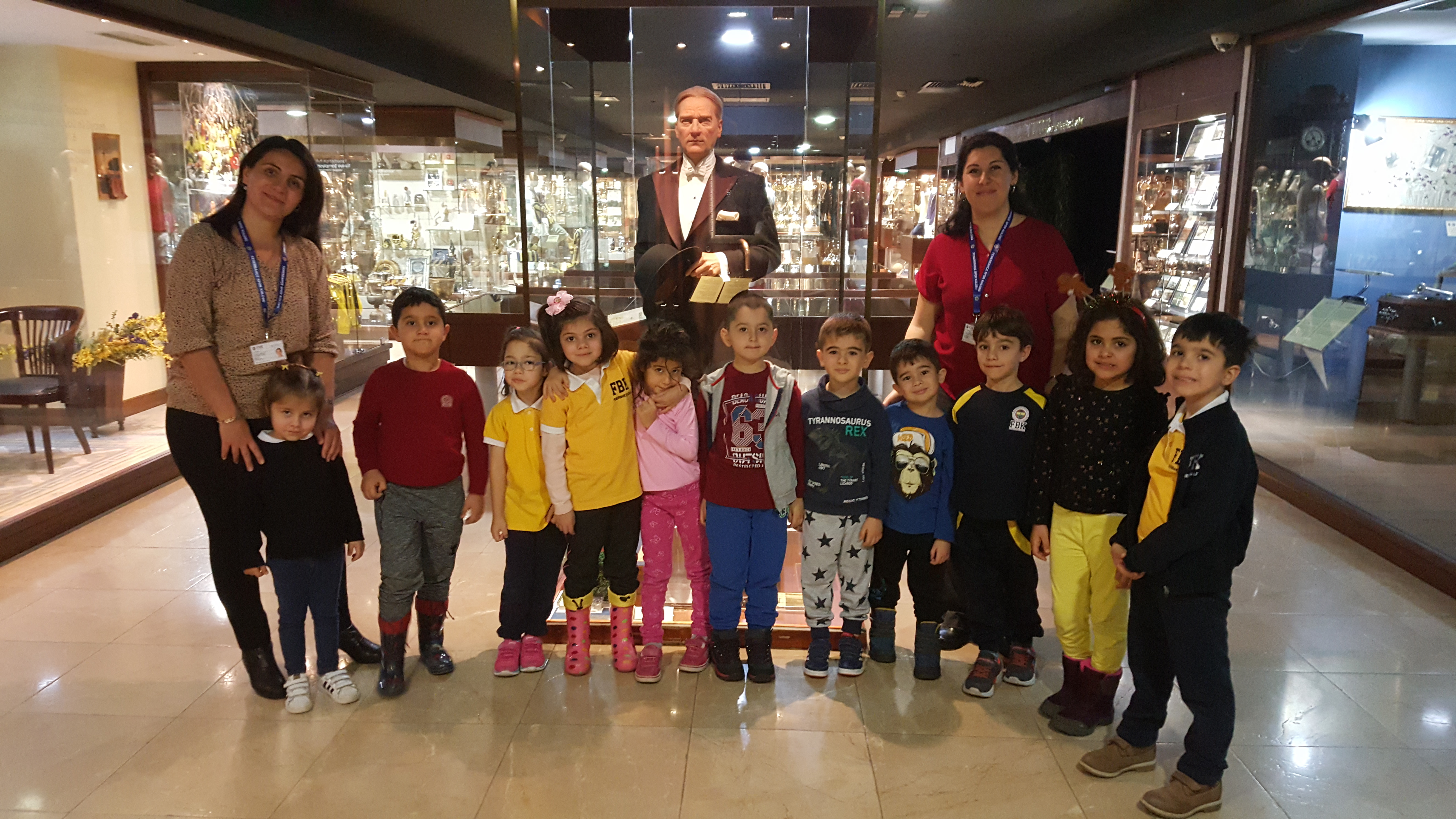 Anaokulu 5 yaş öğrencilerimiz, Fenerbahçe Müzesini ziyaret ederek Düşyeri Atölyesi'nde etkinliklere katıldı.